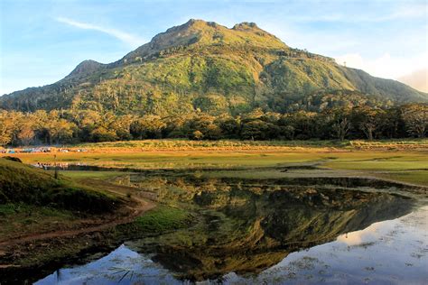 Mount Apo! Conquer the Philippines' Highest Peak for Unforgettable Views and Thrilling Adventures!