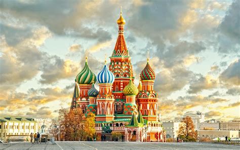 The Vladimir Kremlin: A Timeless Tapestry of Russian History and Architectural Splendor!