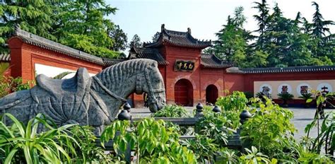 White Horse Temple - Ancient Buddhist Sanctuary and Architectural Marvel!